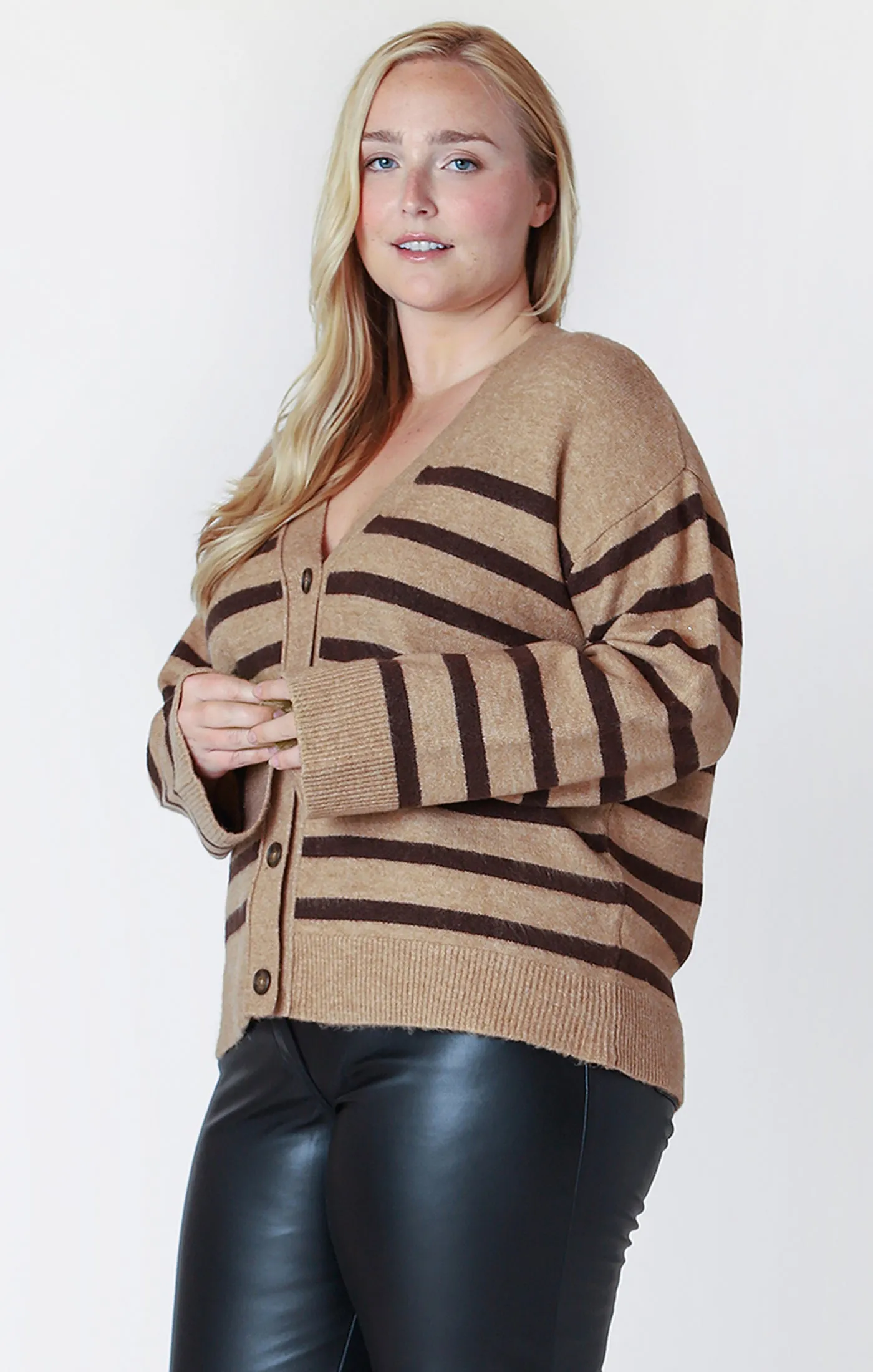 Curvy Tamara Cardigan